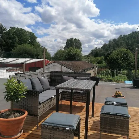 Homestay La Maison Heureuse *
